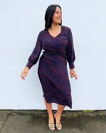 dress for curvy body