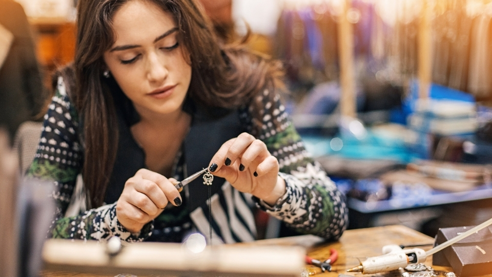 What are people buying online in 2025 Microtrends to watch for your startup