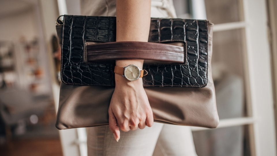 What are people buying online in 2025 Microtrends to watch for your startup