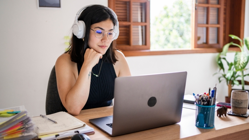 8 tiny tech tweaks that help me focus better during long WFH days