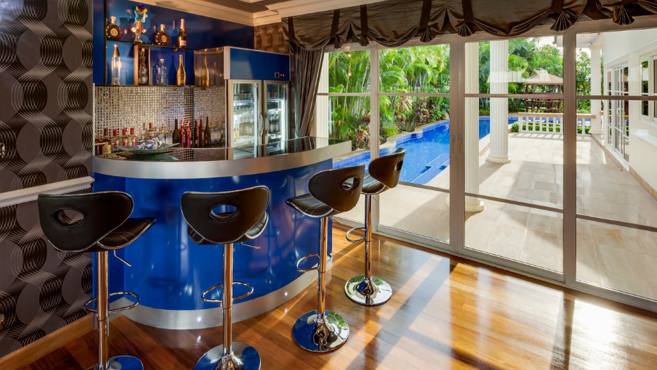 Home bar mistakes that make your space look cheap and how to fix them 960x540