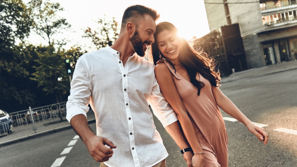 Connection vs attention: How to tell if you’re dating deep or shallow